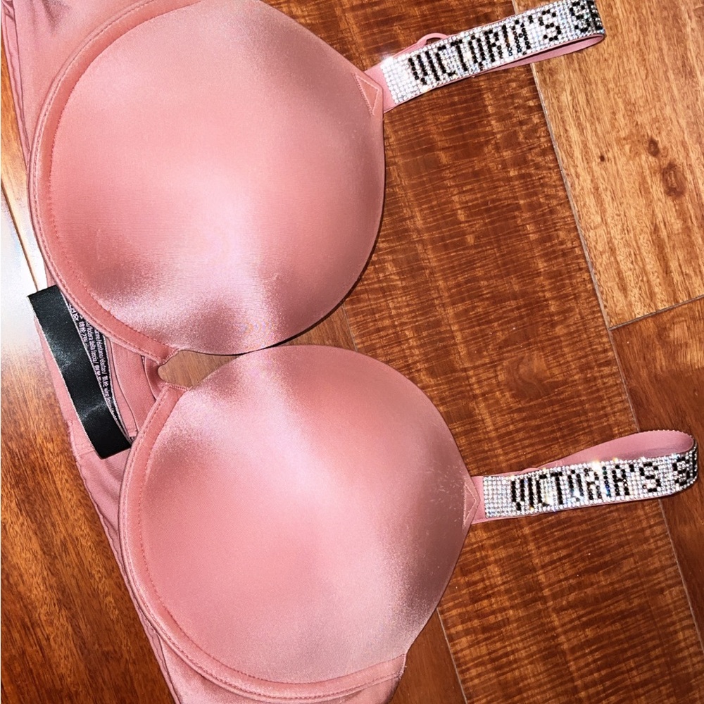 Victoria Secret shine strap bra. Size 36c.